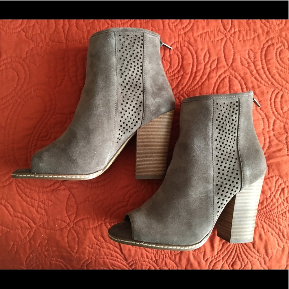 Gianni Bini Peep-toe Bootie Wedges Sz 6.5